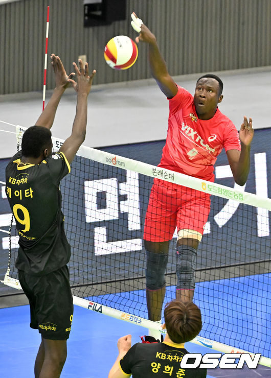 2세트 한국전력 다우디가 강타를 날리고 있다. 2022.02.12 / rumi@osen.co.kr