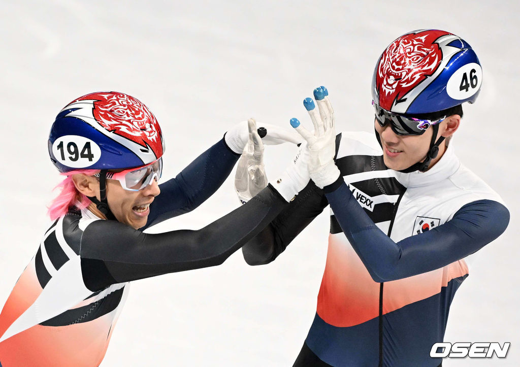 기뻐하는 곽윤기, 이준서 2022.02.11 /jpnews@osen.co.kr