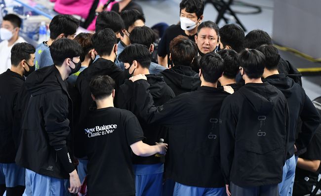 현대캐피탈 최태웅 감독 / KOVO 제공