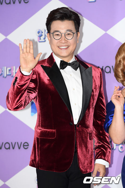 아나운서 김성주가 포즈를 취하고 있다. /cej@osen.co.kr