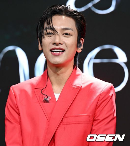 가수 한승윤이 인사를 하고 있다. 2022.02.15 /cej@osen.co.kr