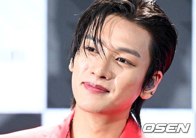 15일 오후 마포구 구름아래소극장에서 한승윤 첫 미니앨범 'Lovender' 미디어 쇼케이스가 열렸다.가수 한승윤이 포즈를 취하고 있다. 2022.02.15 /cej@osen.co.kr