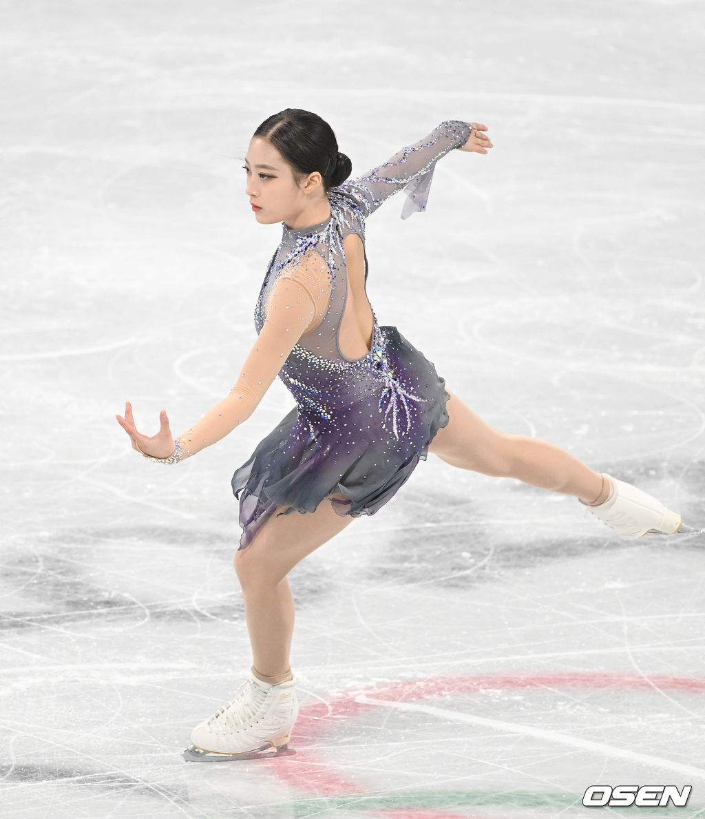 대한민국 유영이 15일(한국시간) 중국 베이징 캐피털 실내 경기장에서 열린 2022 베이징 동계올림픽 피겨 스케이팅 여자 싱글 쇼트 프로그램에서 연기를 펼치고 있다. 2022.02.15 /jpnews@osen.co.kr