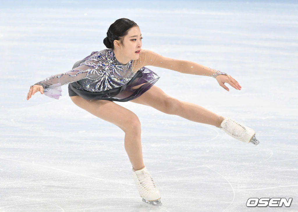 대한민국 유영이 15일(한국시간) 중국 베이징 캐피털 실내 경기장에서 열린 2022 베이징 동계올림픽 피겨 스케이팅 여자 싱글 쇼트 프로그램에서 연기를 펼치고 있다. 2022.02.15 /jpnews@osen.co.kr