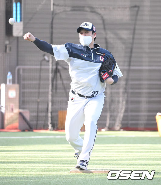 두산 김강률이 수비훈련을 하고 있다.. 2022.02.08 / soul1014@osen.co.kr