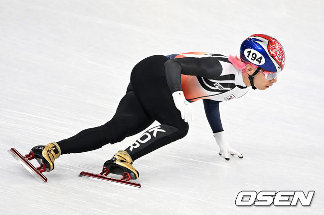 11일(한국시간) 중국 베이징 캐피털 실내경기장에서 2022 베이징 동계올림픽 쇼트트랙 여자 1000m 준준결승 경기가 열릴 예정이다.경기에 앞서 대한민국 곽윤기가 훈련을 하고 있다. 2022.02.11 /jpnews@osen.co.kr