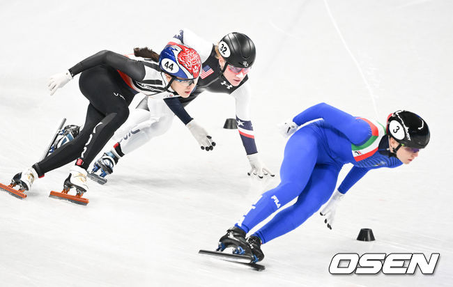 김아랑이 2위로 올라서고 있다. 2022.02.16 /jpnews@osen.co.kr