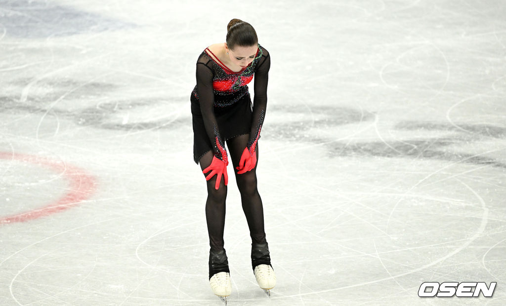 ROC 카밀라 발리예바가 프리 연기를 마친 뒤 아쉬워하고 있다. 2022.02.17 / jpnews@osen.co.kr