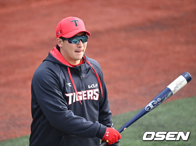 KIA 나성범이 스프링캠프 첫 날 타격 훈련을 하고 있다. 2022.02.01 /OSEN DB
