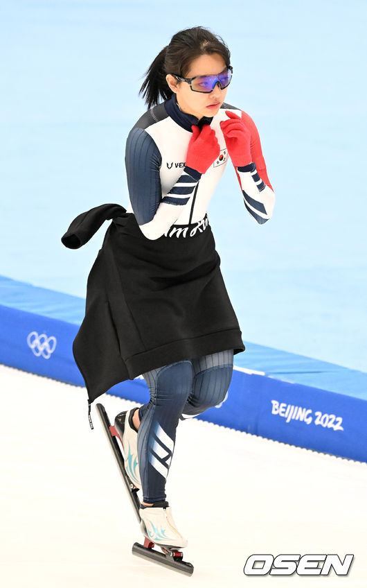 스피드스케이팅 김보름이 훈련 시작을 준비하고 있다. 2022.02.06 /jpnews@osen.co.kr