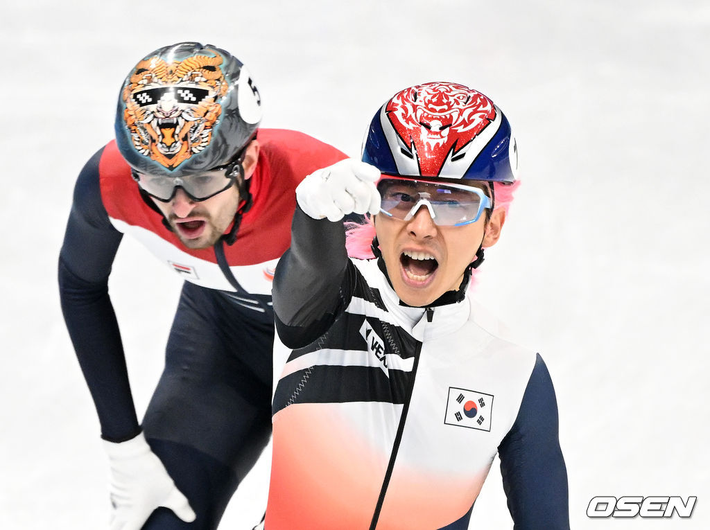 조 1위로 결승선을 통과한 대한민국 곽윤기가 환호하고 있다. 2022.02.11 /jpnews@osen.co.kr