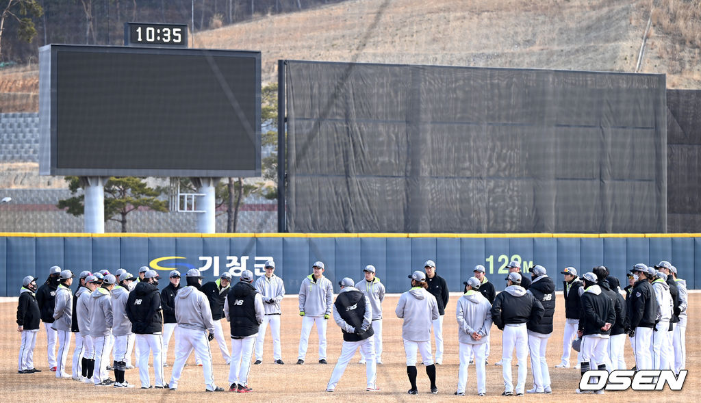 스프링캠프 훈련중인 KT 위즈. /OSEN DB