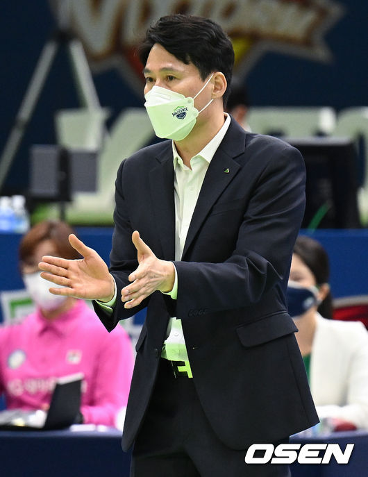 강성형 감독 / OSEN DB