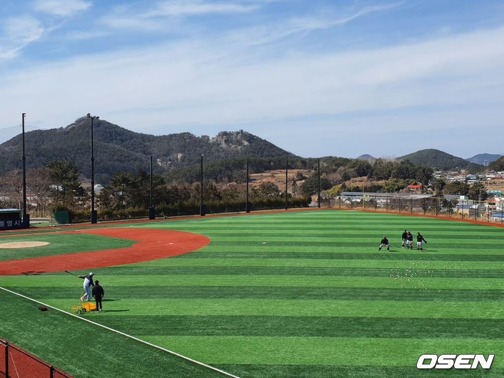 LG 선수들이 수비 훈련을 하고 있다. /orange2osen.co.kr