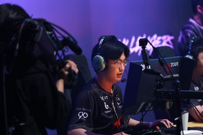 라이엇 게임즈 플리커.