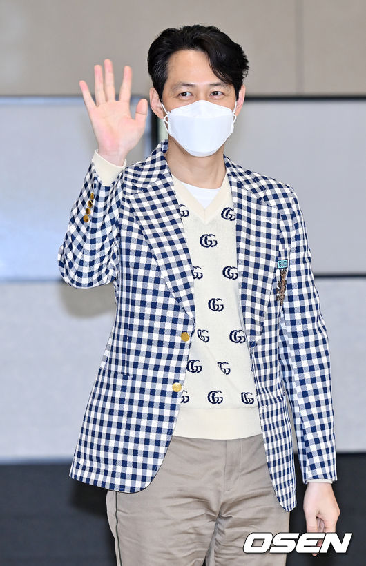 배우 이정재가 입국장을 통해 들어오고 있다. 21.03.02/rumi@osen.co.kr
