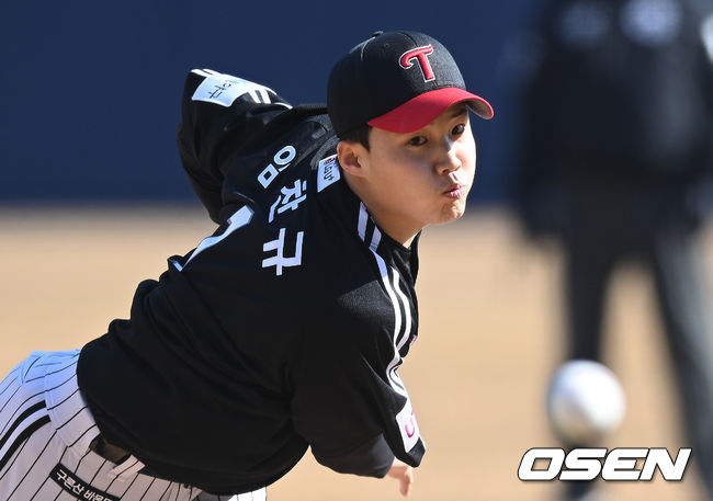 3일 오후 창원시 NC파크에서 NC 다이노스와 LG 트윈스의 연습경기가 열렸다. 6회말 LG 임찬규가 마운드에 올라 힘차게 공을 뿌리고 있다. 2022.03.03 /ksl0919@osen.co.kr