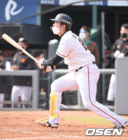 4일 오후 대전 한화생명이글스파크에서 2022시즌 프로야구를 준비하는 한화 이글스와 키움 히어로즈의 연습경기가 진행됐다.4회말 2사 만루 한화 임종찬이 역전 3타점 적시 2루타를 날리고 있다.   2022.03.04 / soul1014@osen.co.kr