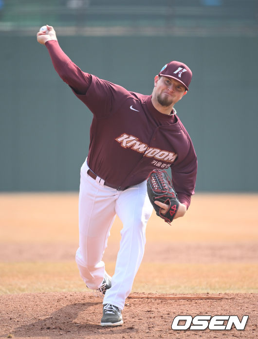 1회말 키움 선발투수 애플러가 역투하고 있다.   2022.03.04 / soul1014@osen.co.kr