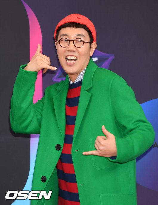 22일 오후 서울 영등포구 여의도 KBS 본관 로비에서 진행된 '2018 KBS 연예대상' 포토월 행사에서 개그맨 김영철이 포토타임을 갖고 있다./ rumi@osen.co.kr