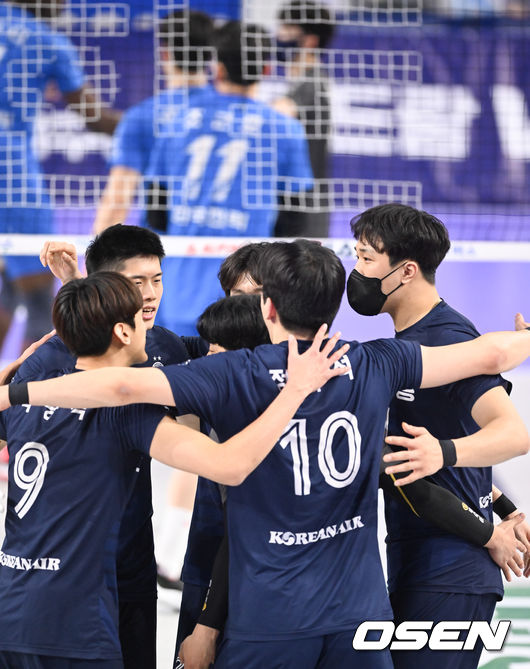 2세트 대한항공 선수들이 득점 후 기뻐하고 있다. 2022.03.09 / soul1014@osen.co.kr