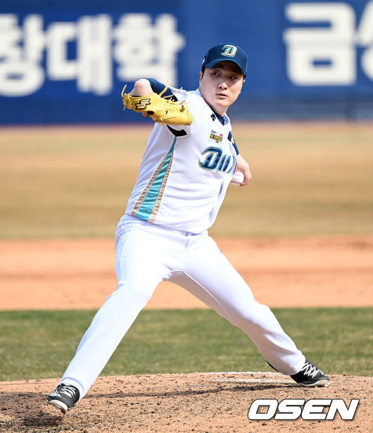 10일 경남 창원NC파크에서 NC 다이노스와 SSG 랜더스의 연습경기가 열렸다.7회초 NC 하준영이 역투하고 있다. 2022.03.10 / sunday@osen.co.kr