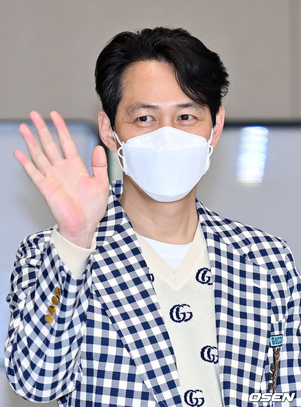 배우 이정재가 입국장을 통해 들어오고 있다. 21.03.02/rumi@osen.co.kr