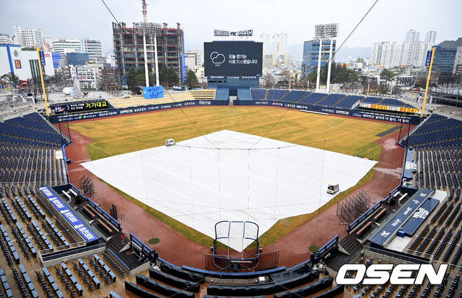 사진은 비 내리는 NC파크의 모습. 2022.03.13 / dreamer@osen.co.kr