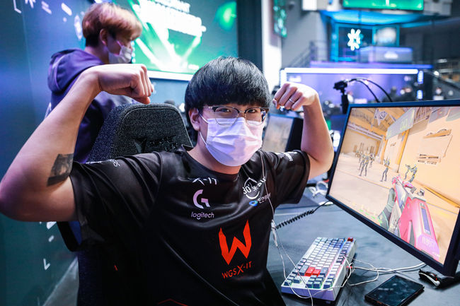 라이엇 게임즈 플리커.