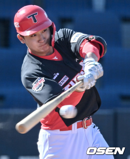 KIA 타이거즈와 KT 위즈의 연습경기에서 6회초 KIA 윤도현이 안타를 날리고 있다. 2022.03.05 /ksl0919@osen.co.kr