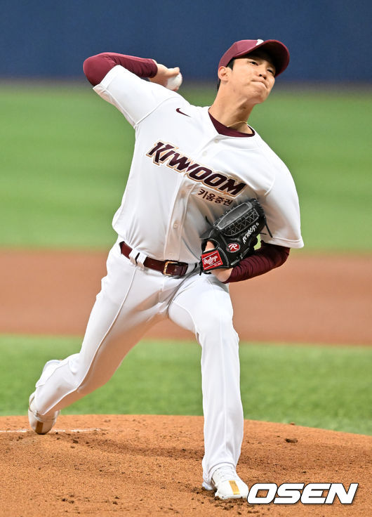 키움 선발 안우진이 마운드 위에서 힘차게 공을 뿌리고 있다. 2022.03.15 / rumi@osen.co.kr
