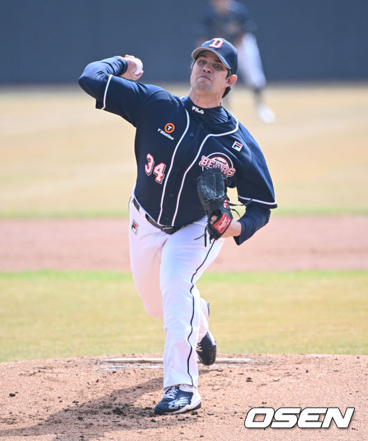 1회말 두산 선발투수 스탁이 역투하고 있다.  2022.03.15 / soul1014@osen.co.kr