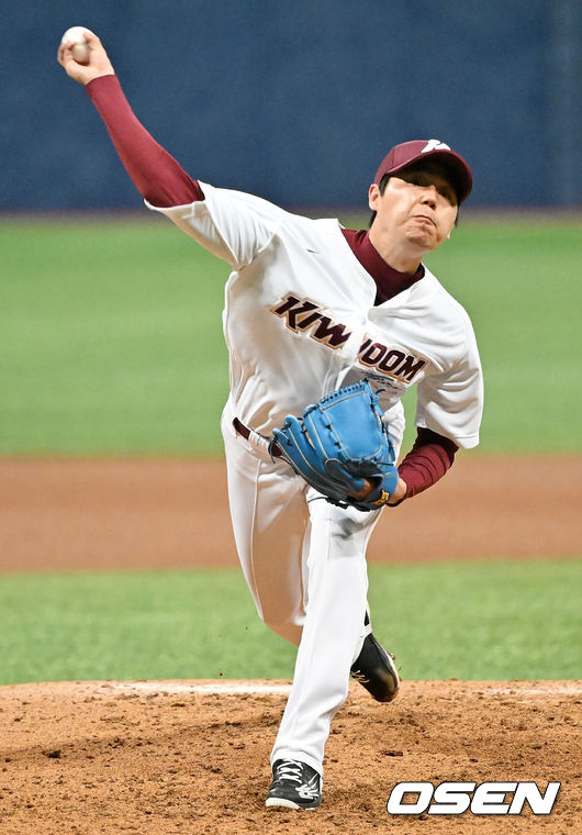 키움 하영민이 힘차게 공을 뿌리고 있다. 2022.03.14 / rumi@osen.co.kr