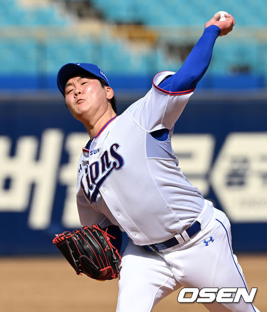 6회초 마운드에 오른 삼성 이수민이 힘차게 공을 던지고 있다. 2022.03.15 /cej@osen.co.kr 