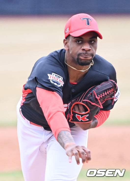 1회말 KIA 선발투수 로니가 역투하고 있다. 2022.03.17 / soul1014@osen.co.kr