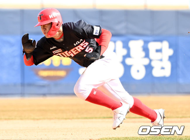 KIA 김도영이 3루 도루에 성공하고 있다. 2022.03.12 / dreamer@osen.co.kr