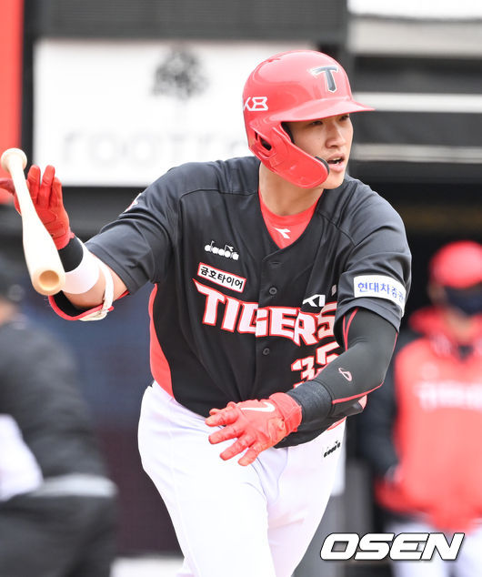 4회초 KIA 선두타자 김석환이 2루타를 날리고 있다. 2022.03.17 / soul1014@osen.co.kr