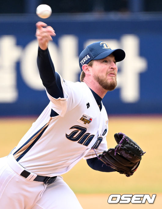 1회초 NC 선발 파슨스가 힘차게 공을 던지고 있다. 2022.03.18 /cej@osen.co.kr