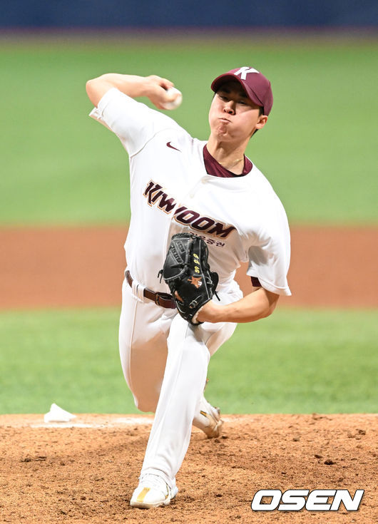 20일 서울 고척스카이돔에서 2022 KBO리그 시범경기 키움 히어로즈와 한화 이글스의 경기가 열렸다.7회초 키움 장재영이 역투하고 있다. 2022.03.20 / sunday@osen.co.kr