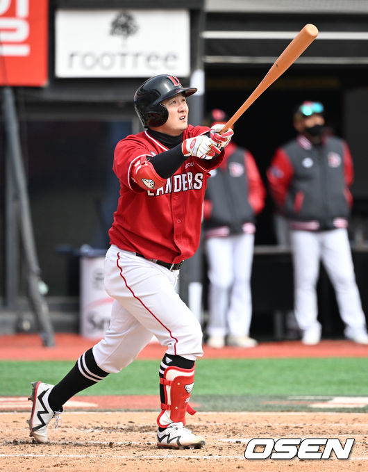 4회초 무사 1루 SSG 최주환이 2점 홈런을 날리고 있다.  2022.03.20 / soul1014@osen.co.kr