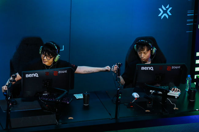 라이엇 게임즈 플리커.