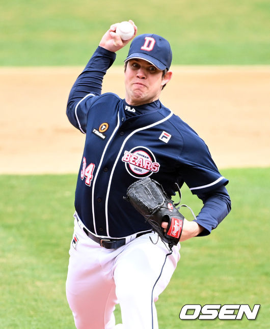 21일 오후 광주기아챔피언스필드에서 KBO리그 KIA 타이거즈와 두산 베어스의 시범경기가 열렸다. 1회말 두산 선발 스탁이 힘차게 공을 던지고 있다. 2022.03.21 /cej@osen.co.kr