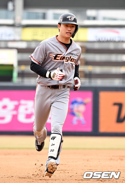 6회초 한화 이원석이 동점 스리런포를 날리고 그라운드를 돌고 있다. 2022.03.21 /jpnews@osen.co.kr