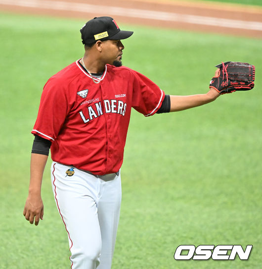 SSG 랜더스 외국인 투수 이반 노바. / OSEN DB