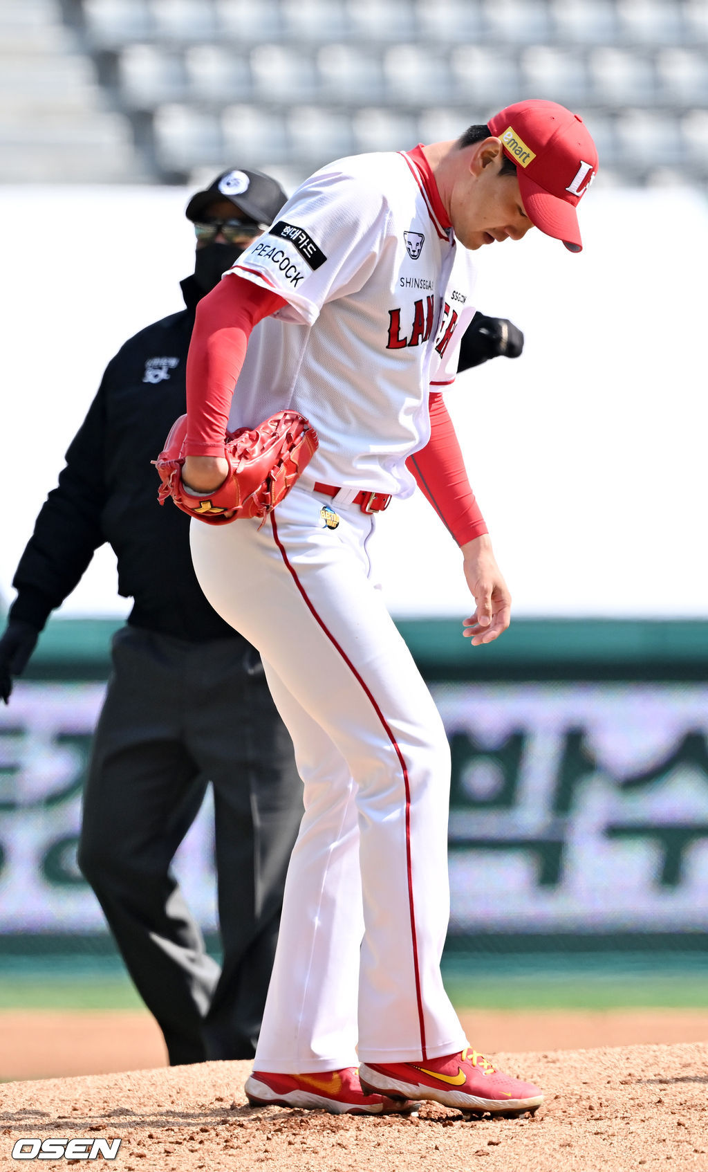 6회초 SSG 김광현이 마운드에 오르고 있다. 2022.03.22 /rumi@osen.co.kr