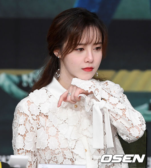 배우 구혜선이 28일 오후 서울 상암동 MBC 신사옥에서 열린 주말드라마 '당신은 너무합니다' 제작발표회에 참석해 인사말을 준비하고 있다. /dreamer@osen.co.kr