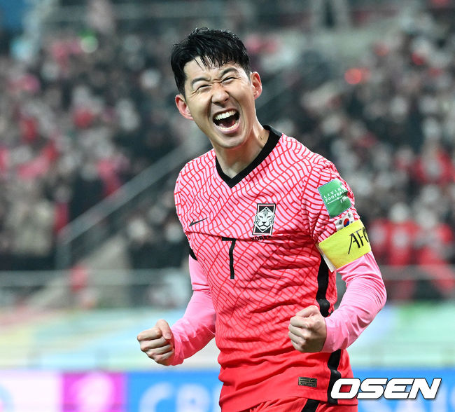 전반 한국 손흥민이 선제골을 작렬시킨 뒤 포효하고 있다. 2022.03.24 / dreamer@osen.co.kr