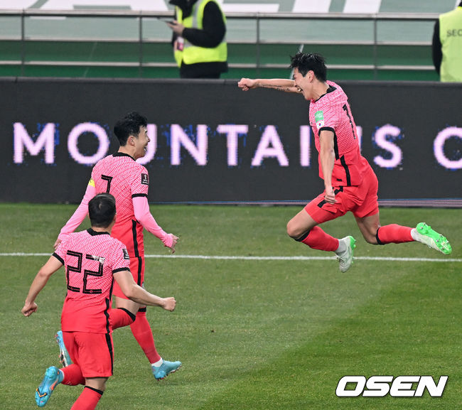 24일 오후 서울월드컵경기장에서 파울루 벤투 감독이 이끄는 대한민국 축구대표팀이 이란과 ‘2022 카타르월드컵’ 최종예선 A조 9차전을 가졌다.전반 대한민국 김영권이 두 번째 골을 성공시키고 환호하고 있다. 2022.03.24 / sunday@osen.co.kr