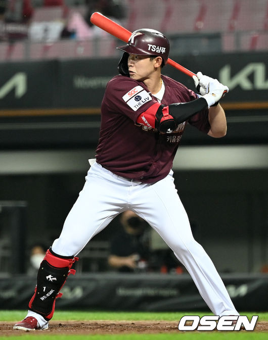 키움 히어로즈 김웅빈이 타격하고 있다./OSEN DB