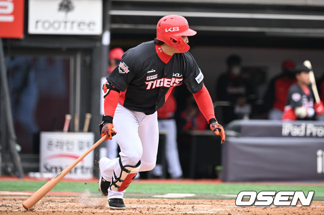 KIA 나성범이 3회 선취 1타점 적시타를 날리고 있다. 2022.03.17 /OSEN DB